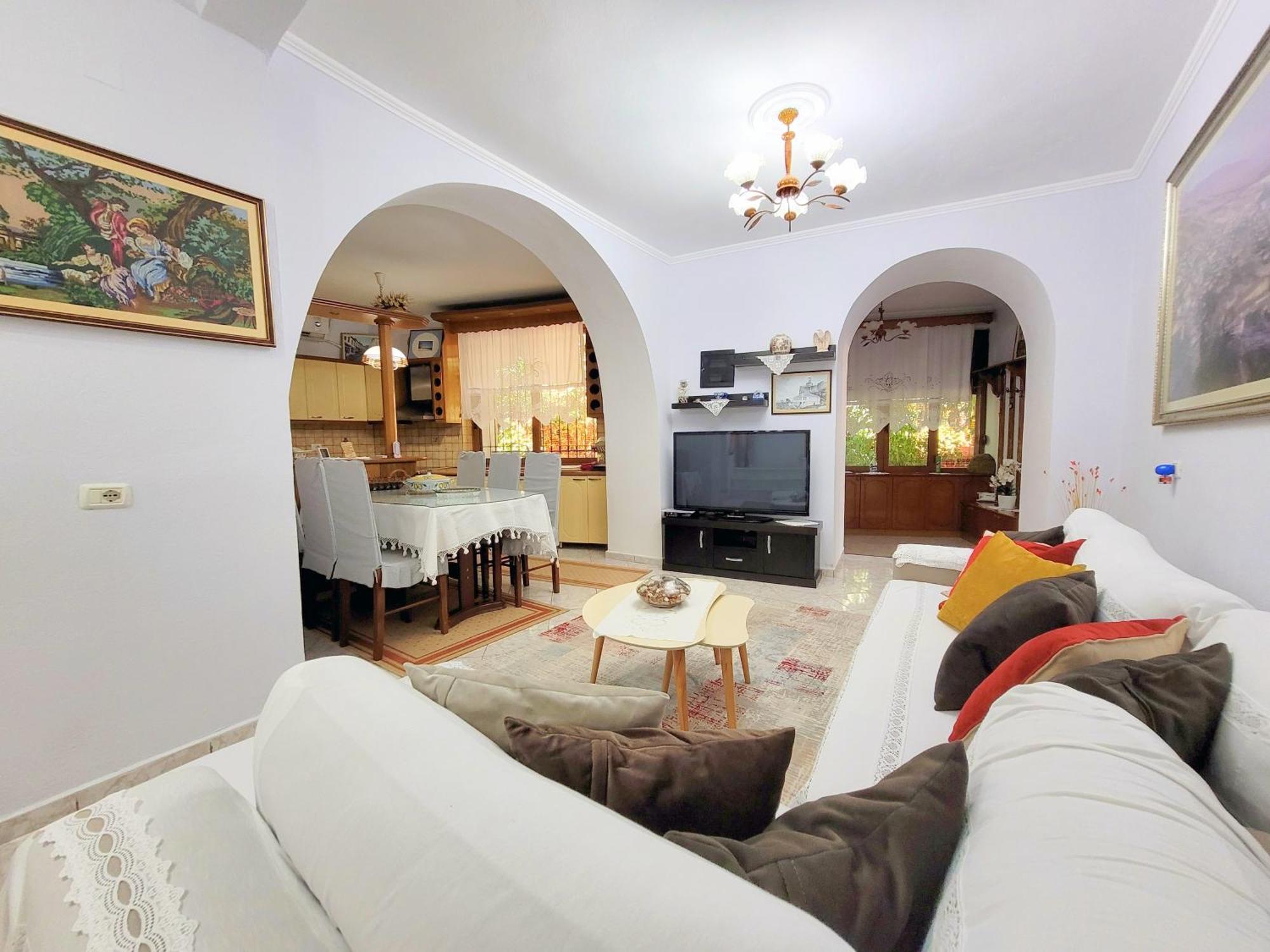 Marbi Guest House Gjirokastër Dış mekan fotoğraf